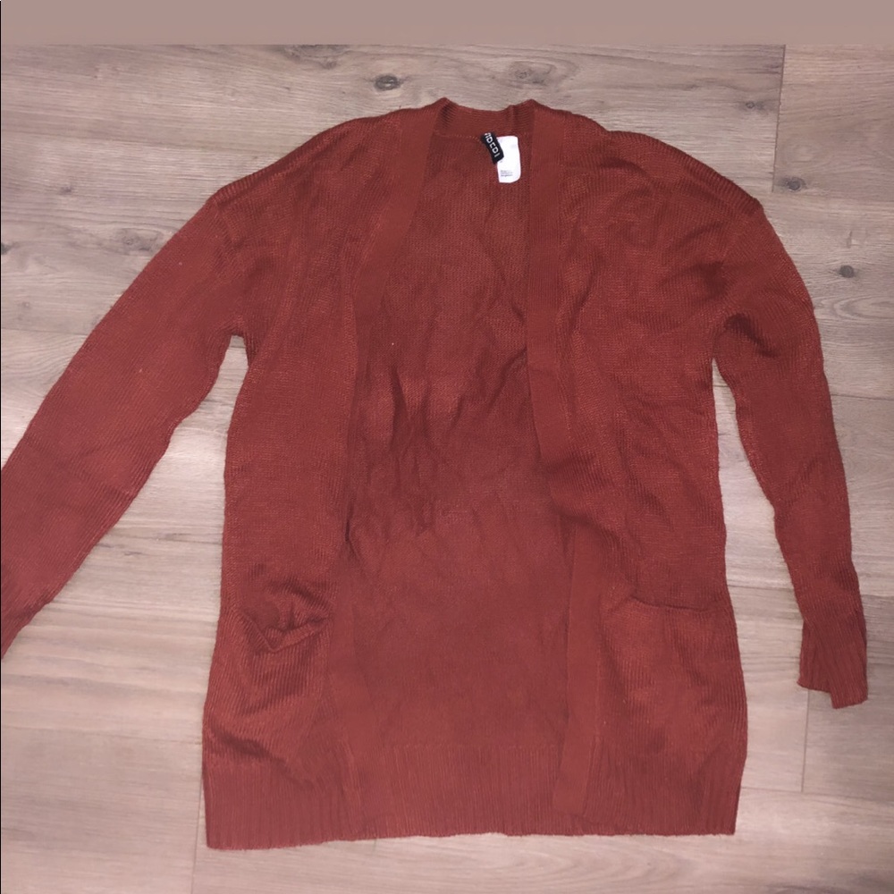 Divided cardigan
